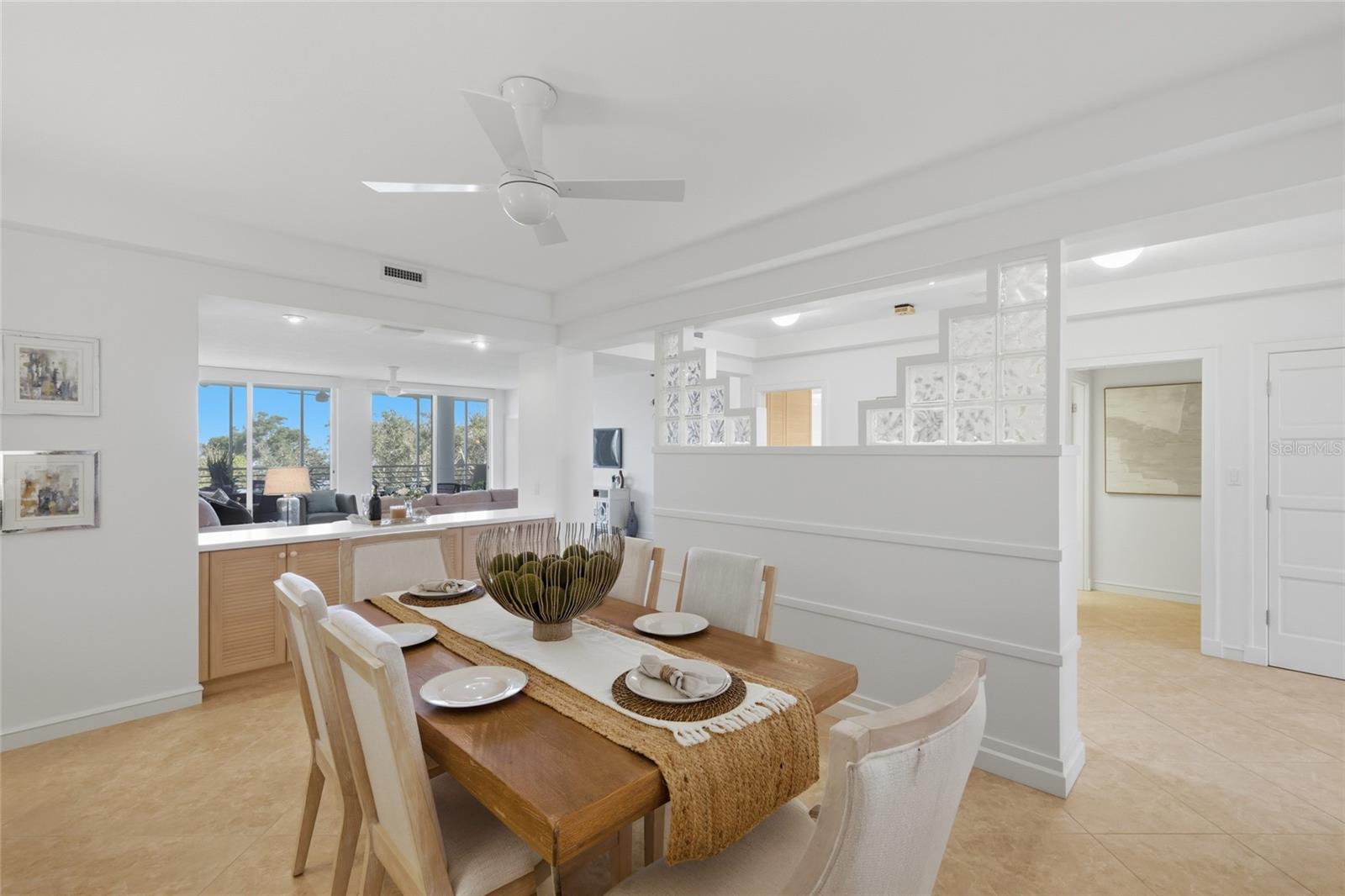 Image 11 of 44 For 2550 Harbourside Drive 333