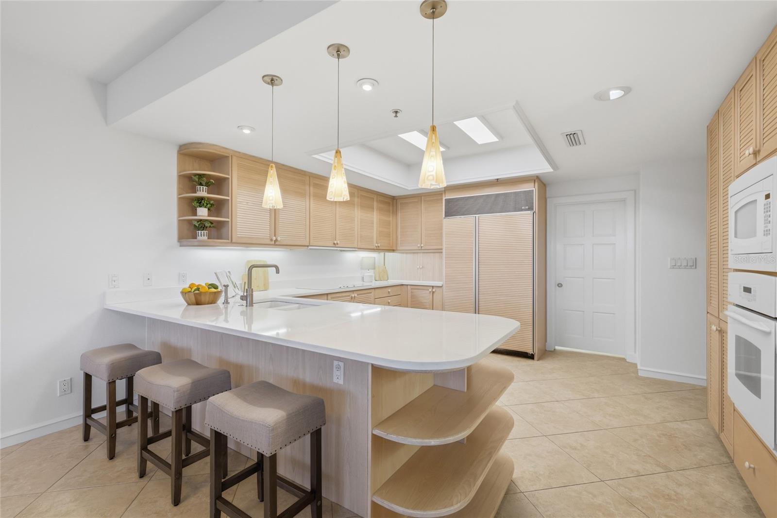 Image 13 of 44 For 2550 Harbourside Drive 333