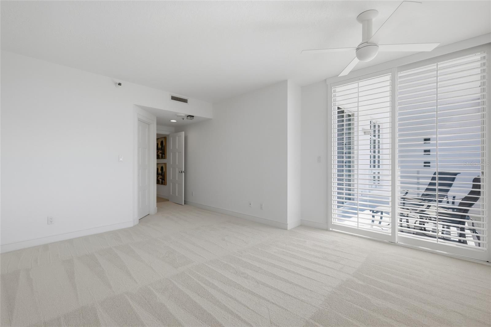 Image 17 of 44 For 2550 Harbourside Drive 333