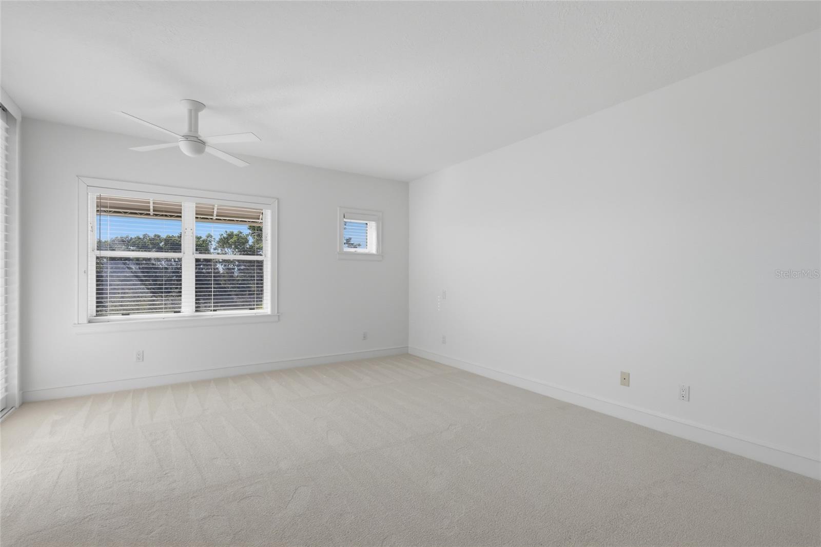 Image 18 of 44 For 2550 Harbourside Drive 333