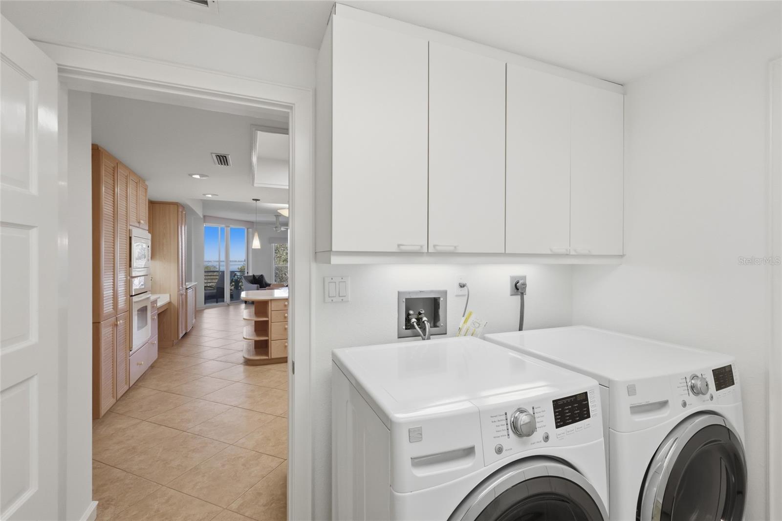 Image 24 of 44 For 2550 Harbourside Drive 333