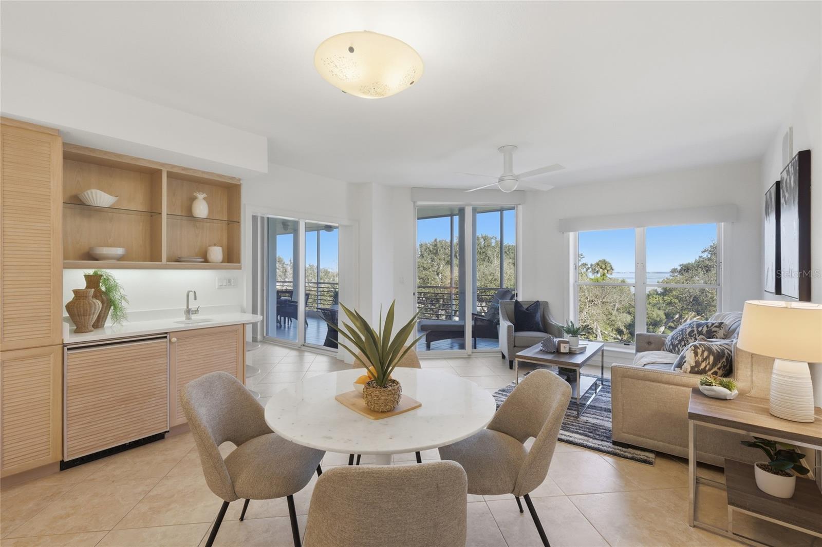 Image 4 of 44 For 2550 Harbourside Drive 333