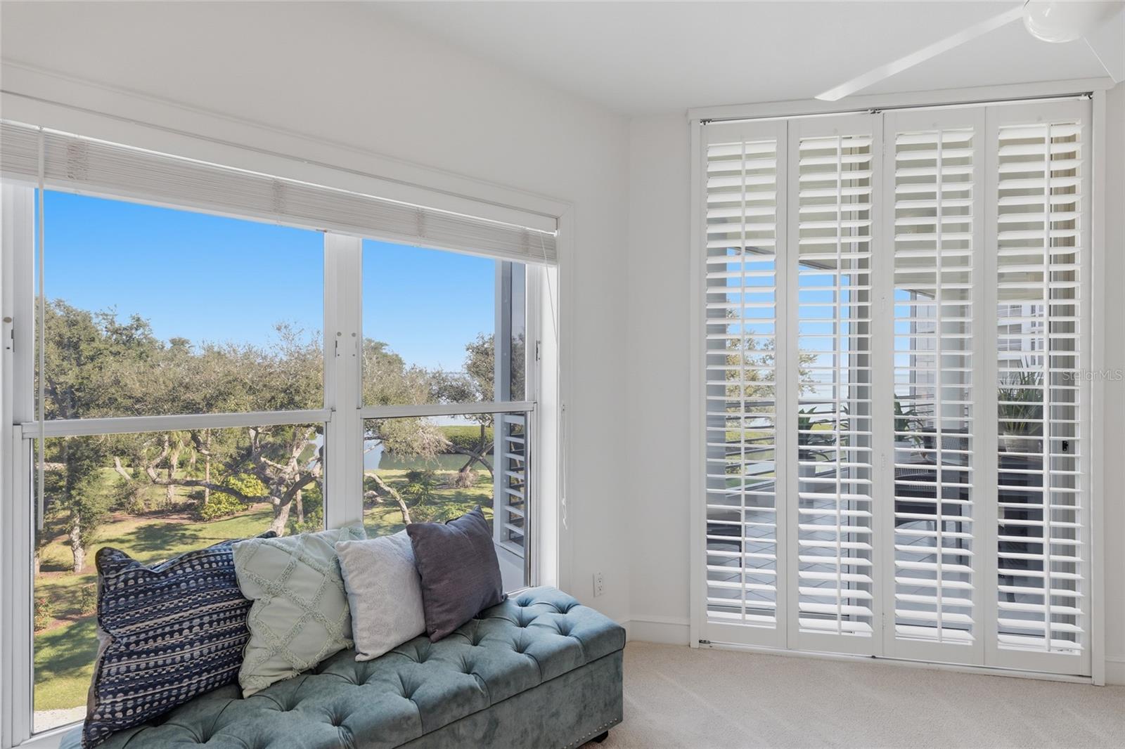 Image 7 of 44 For 2550 Harbourside Drive 333