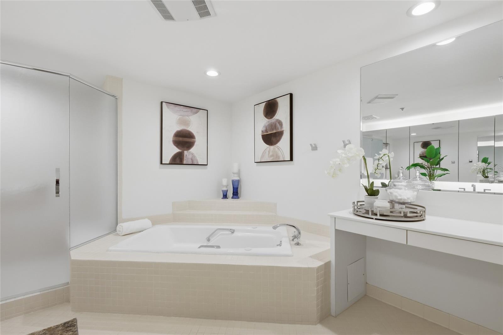 Image 9 of 44 For 2550 Harbourside Drive 333