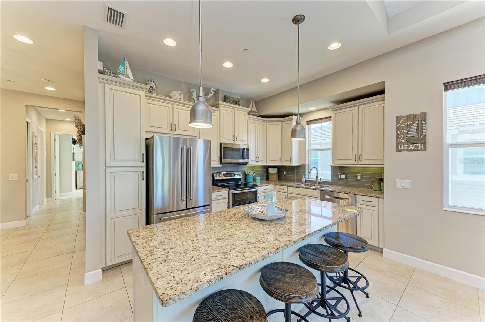 Image 15 of 98 For 339 Sapphire Lake Drive 201