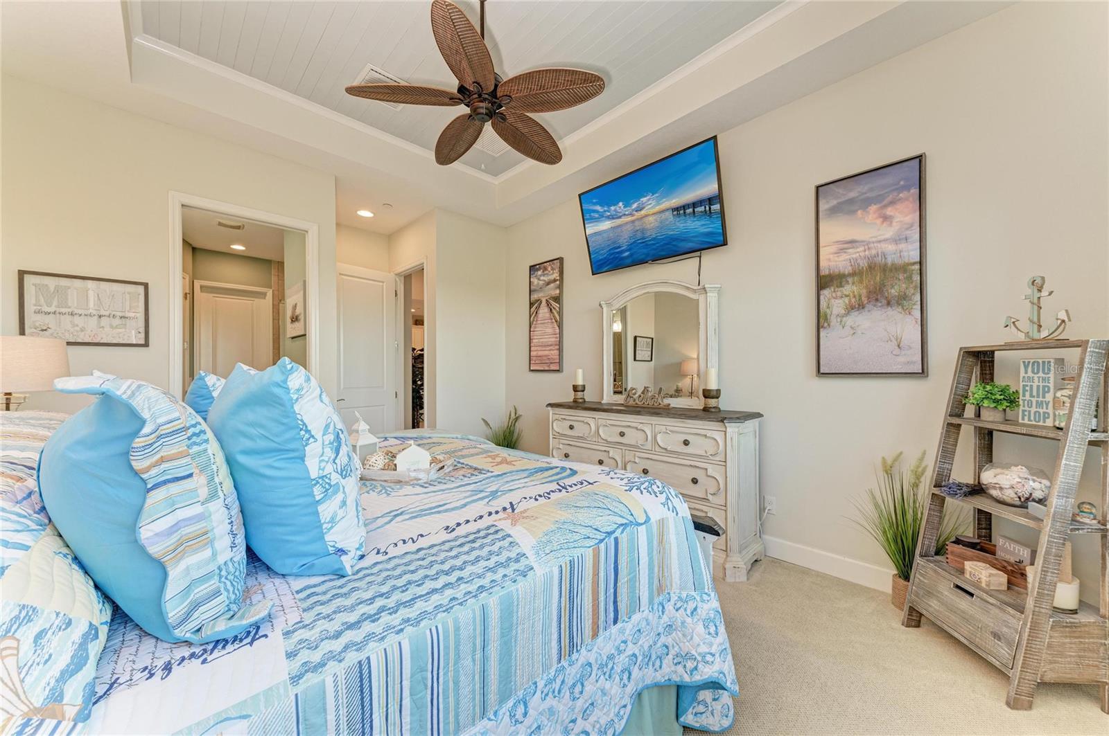 Image 27 of 98 For 339 Sapphire Lake Drive 201