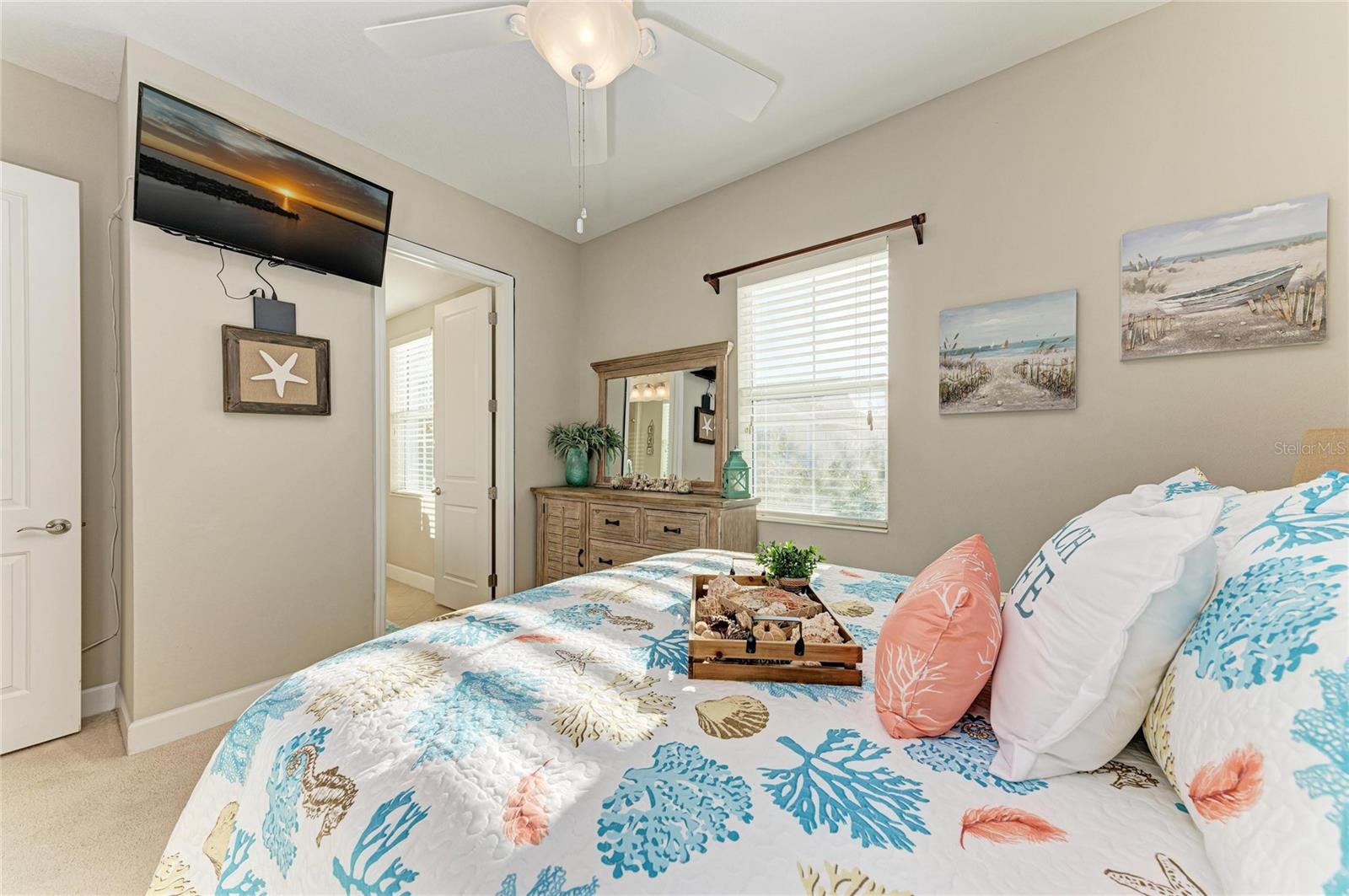 Image 32 of 98 For 339 Sapphire Lake Drive 201