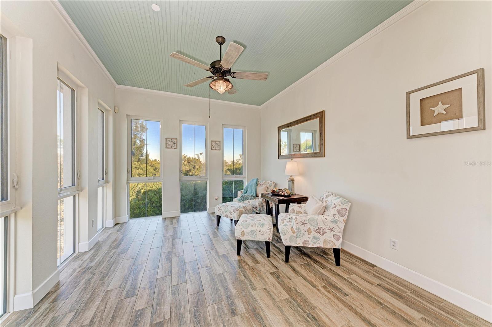 Image 40 of 98 For 339 Sapphire Lake Drive 201