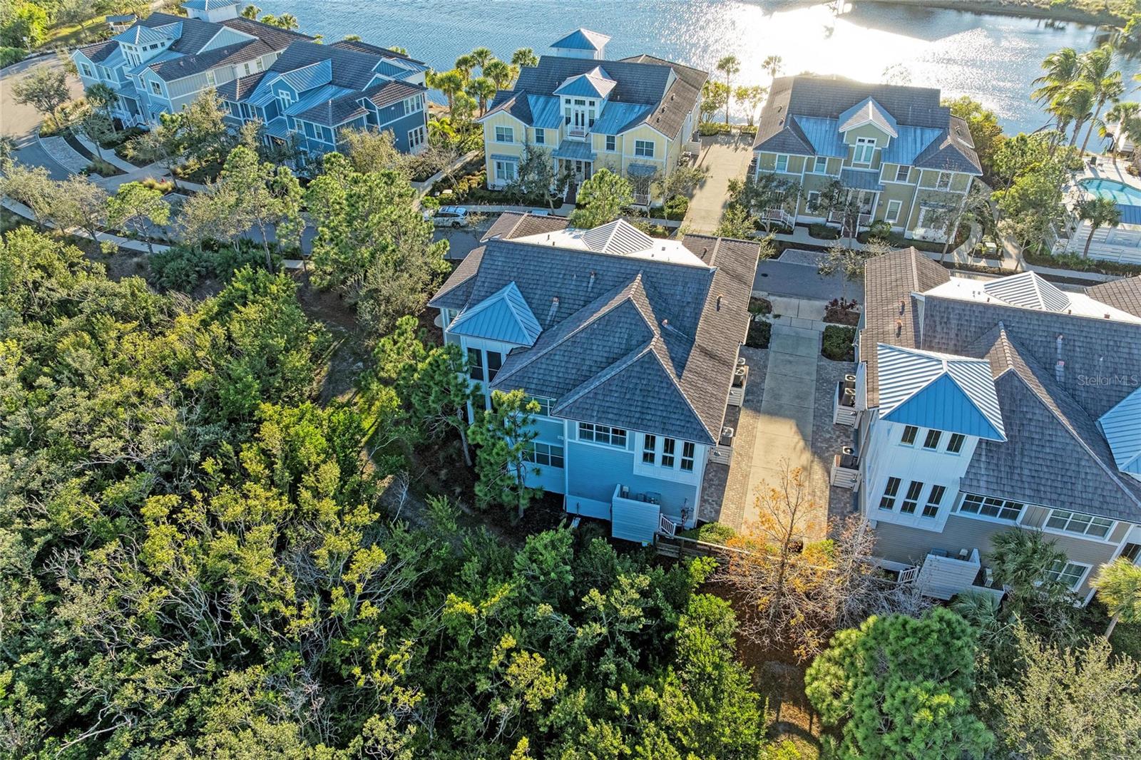 Image 49 of 98 For 339 Sapphire Lake Drive 201