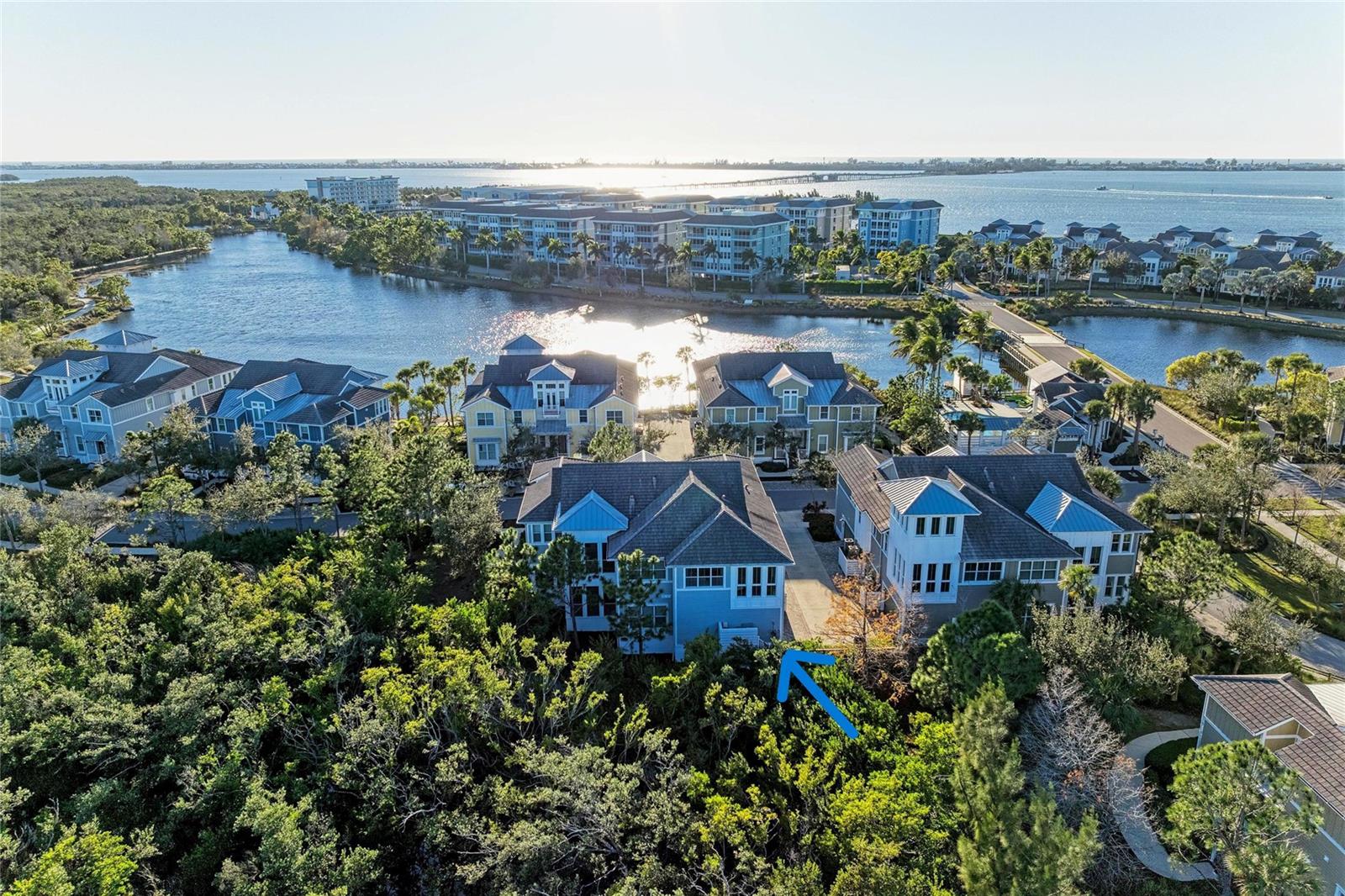 Image 5 of 98 For 339 Sapphire Lake Drive 201