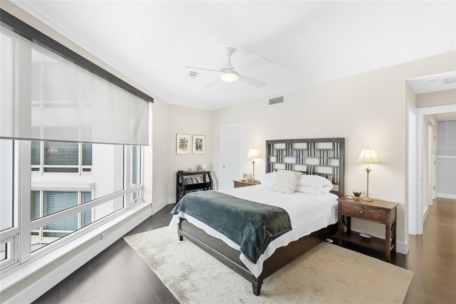 Image 22 of 58 For 455 Longboat Club Road 408