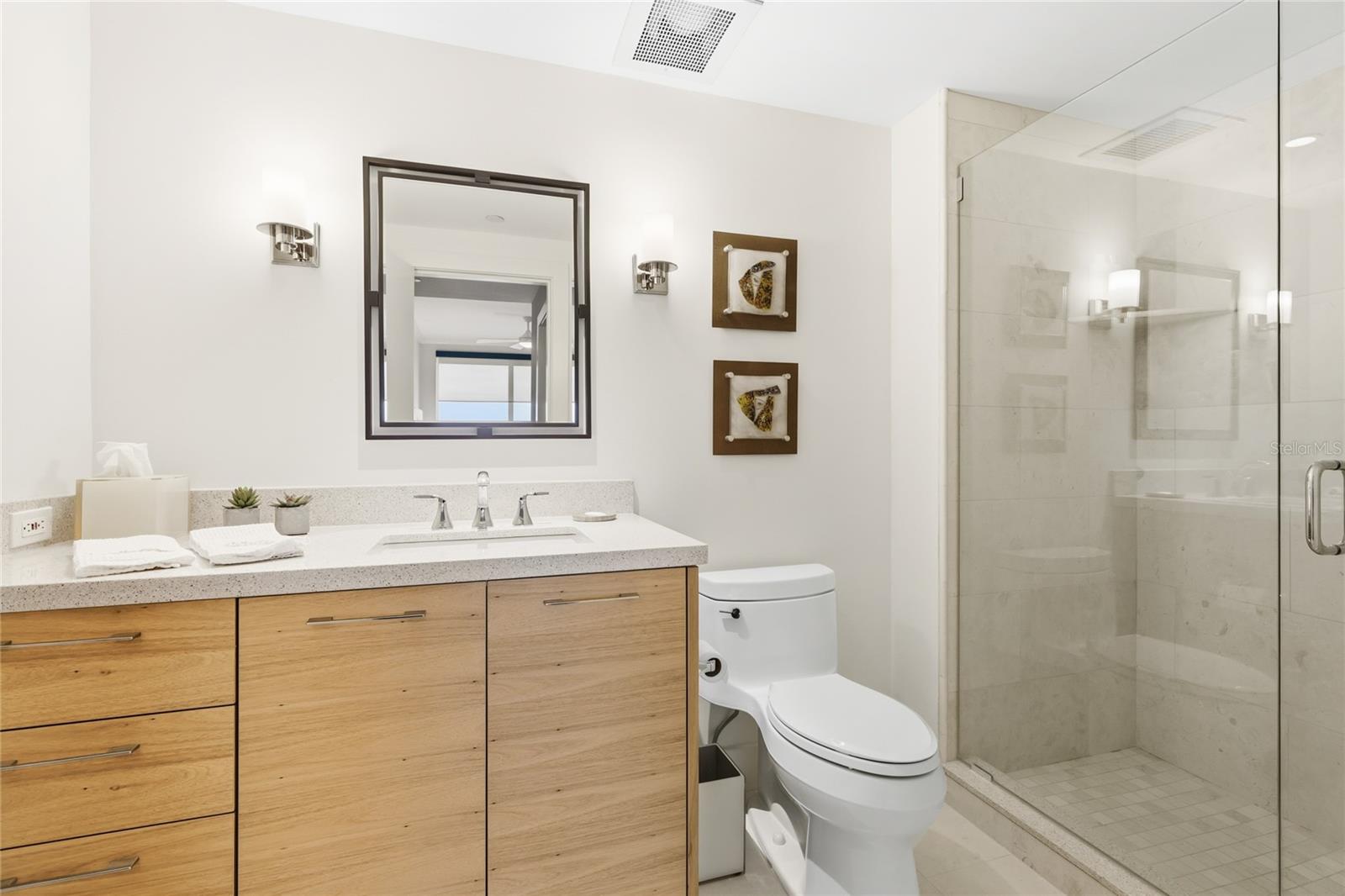 Image 24 of 58 For 455 Longboat Club Road 408