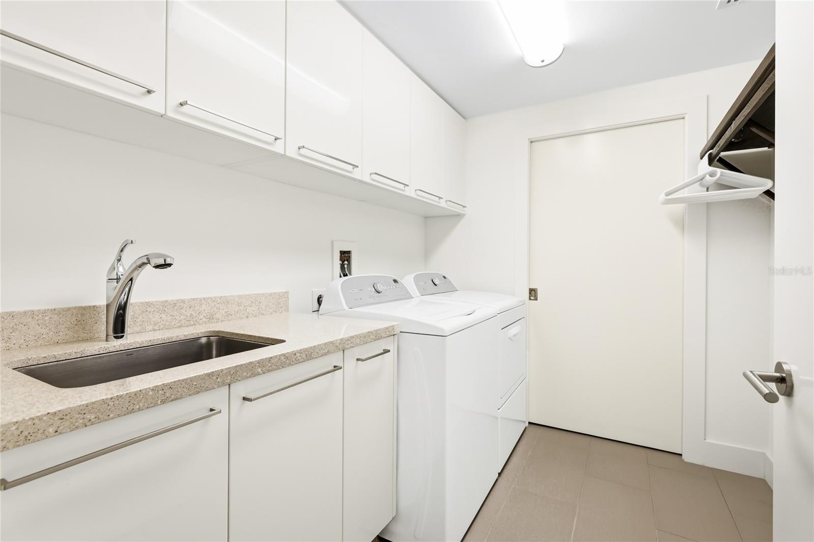 Image 26 of 58 For 455 Longboat Club Road 408