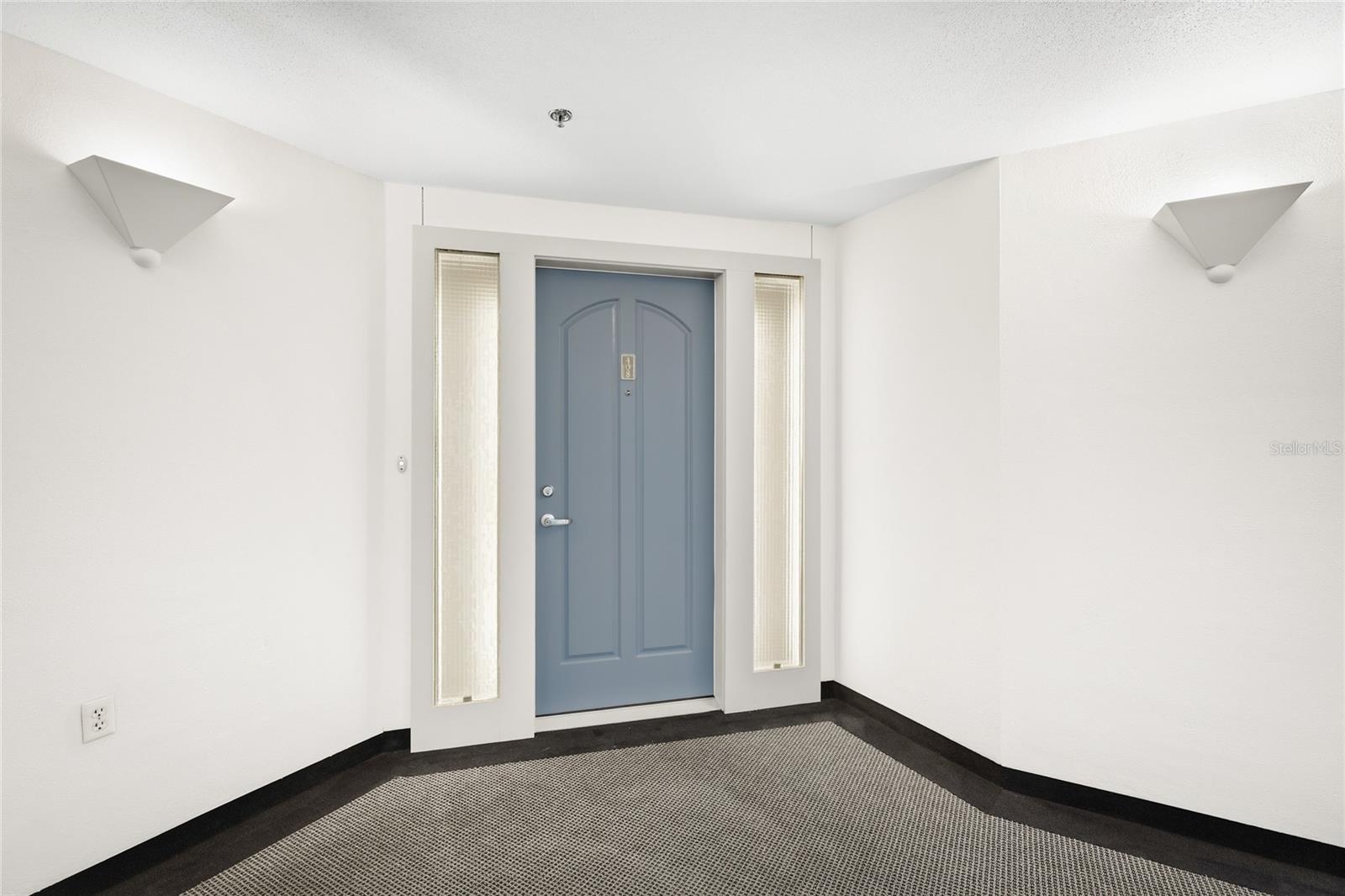 Image 31 of 58 For 455 Longboat Club Road 408