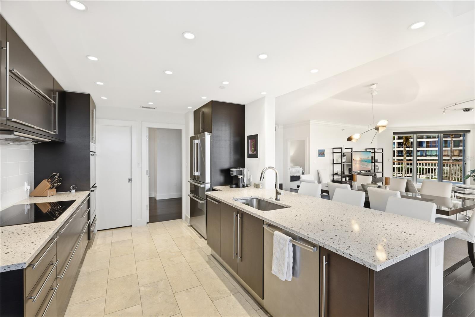 Image 4 of 58 For 455 Longboat Club Road 408