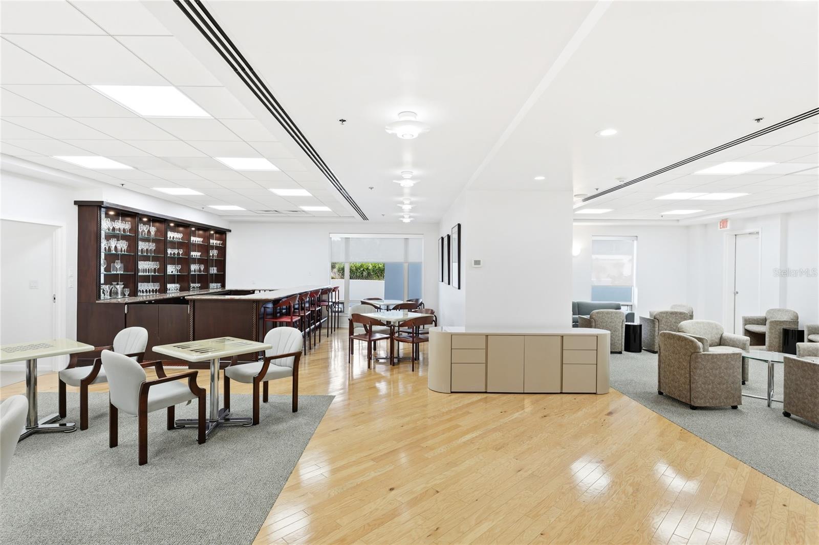 Image 48 of 58 For 455 Longboat Club Road 408