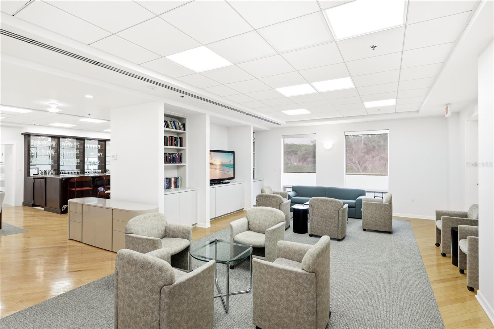 Image 49 of 58 For 455 Longboat Club Road 408