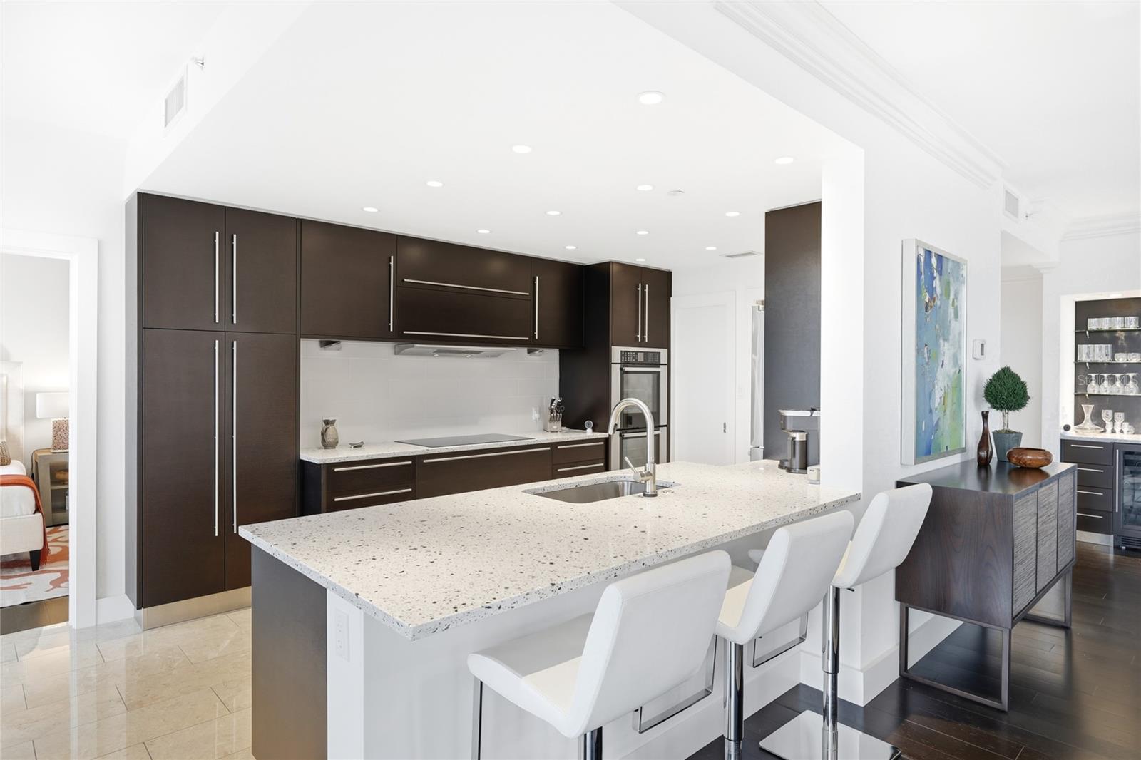 Image 5 of 58 For 455 Longboat Club Road 408