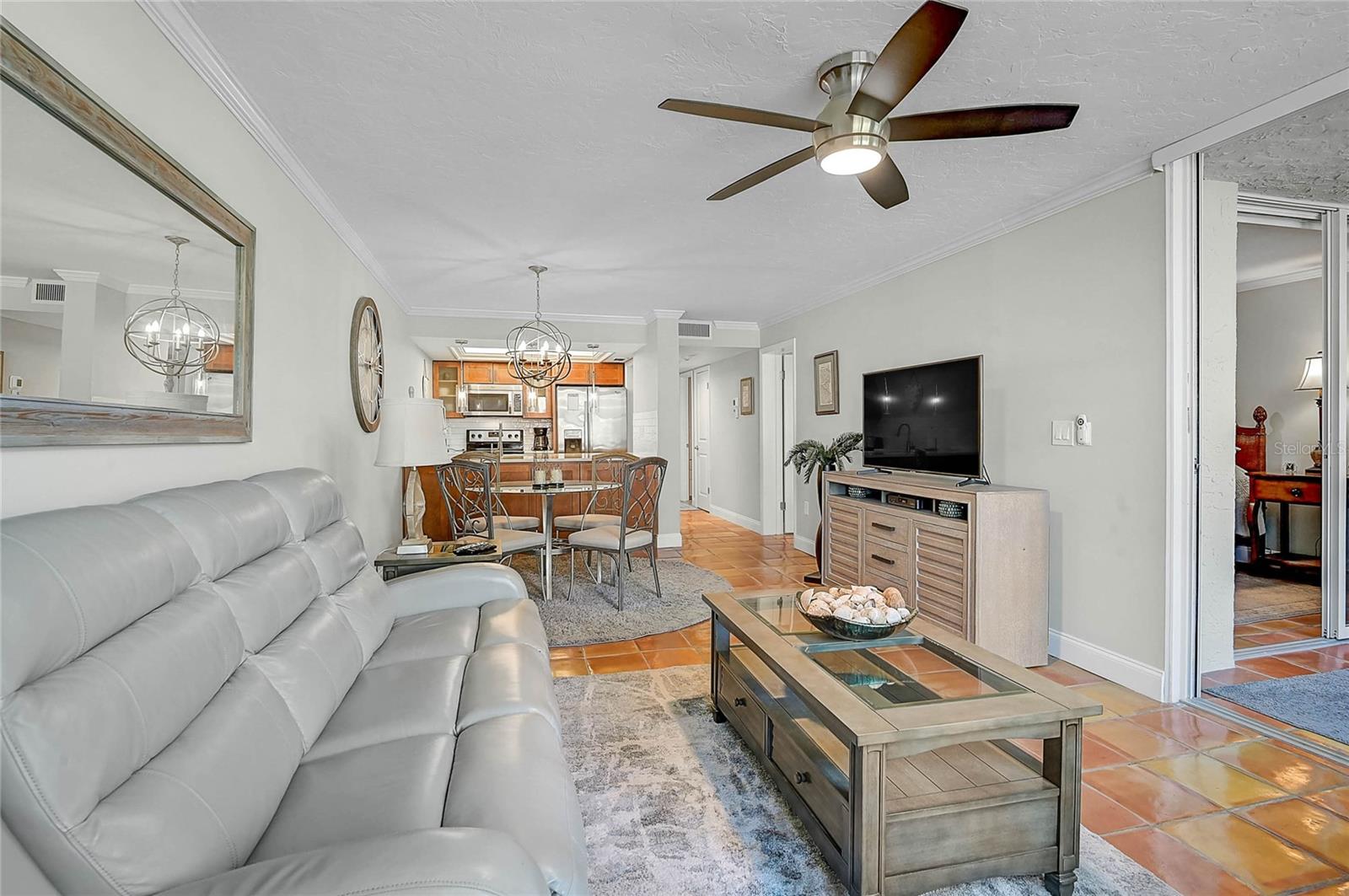 Image 11 of 41 For 8750 Midnight Pass Road 102