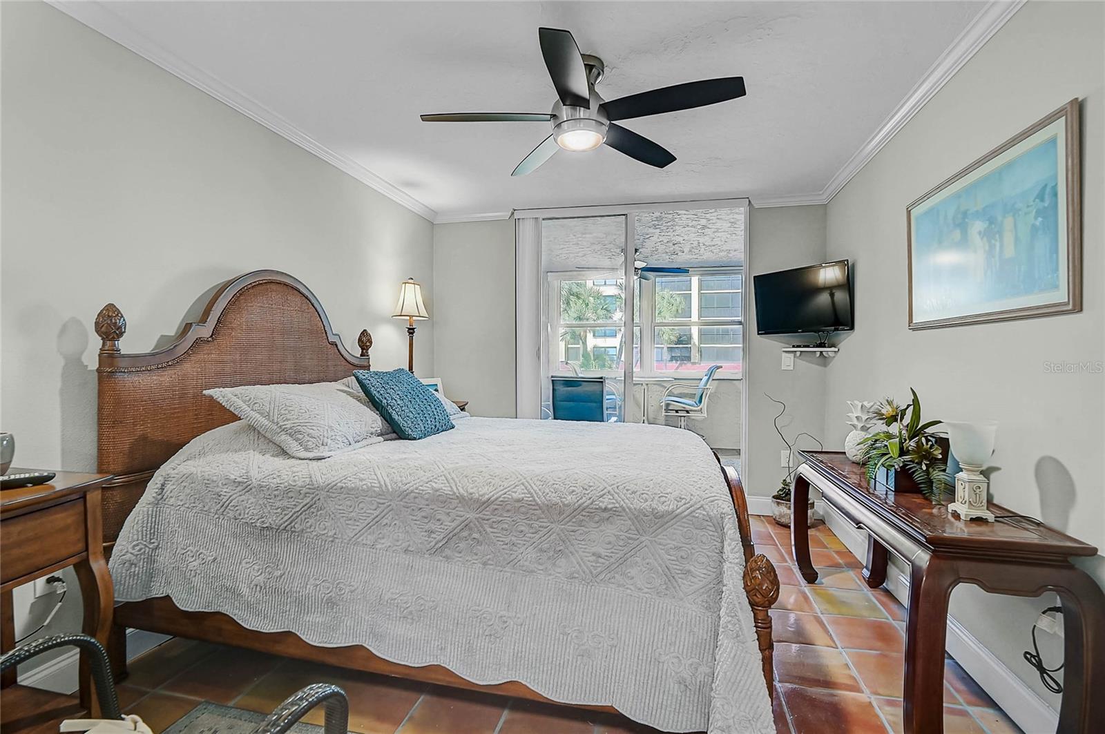 Image 14 of 41 For 8750 Midnight Pass Road 102