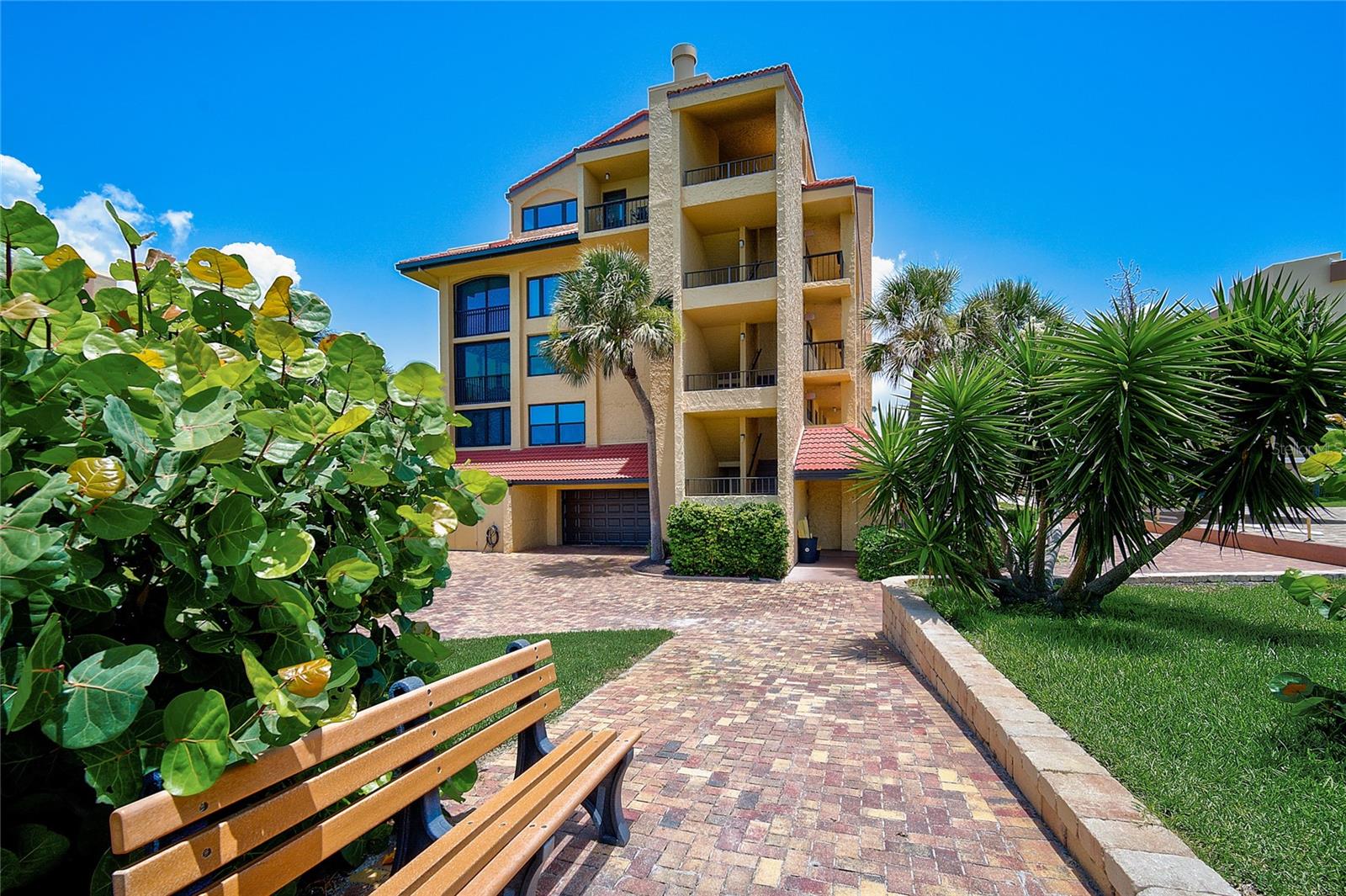 Image 25 of 41 For 8750 Midnight Pass Road 102