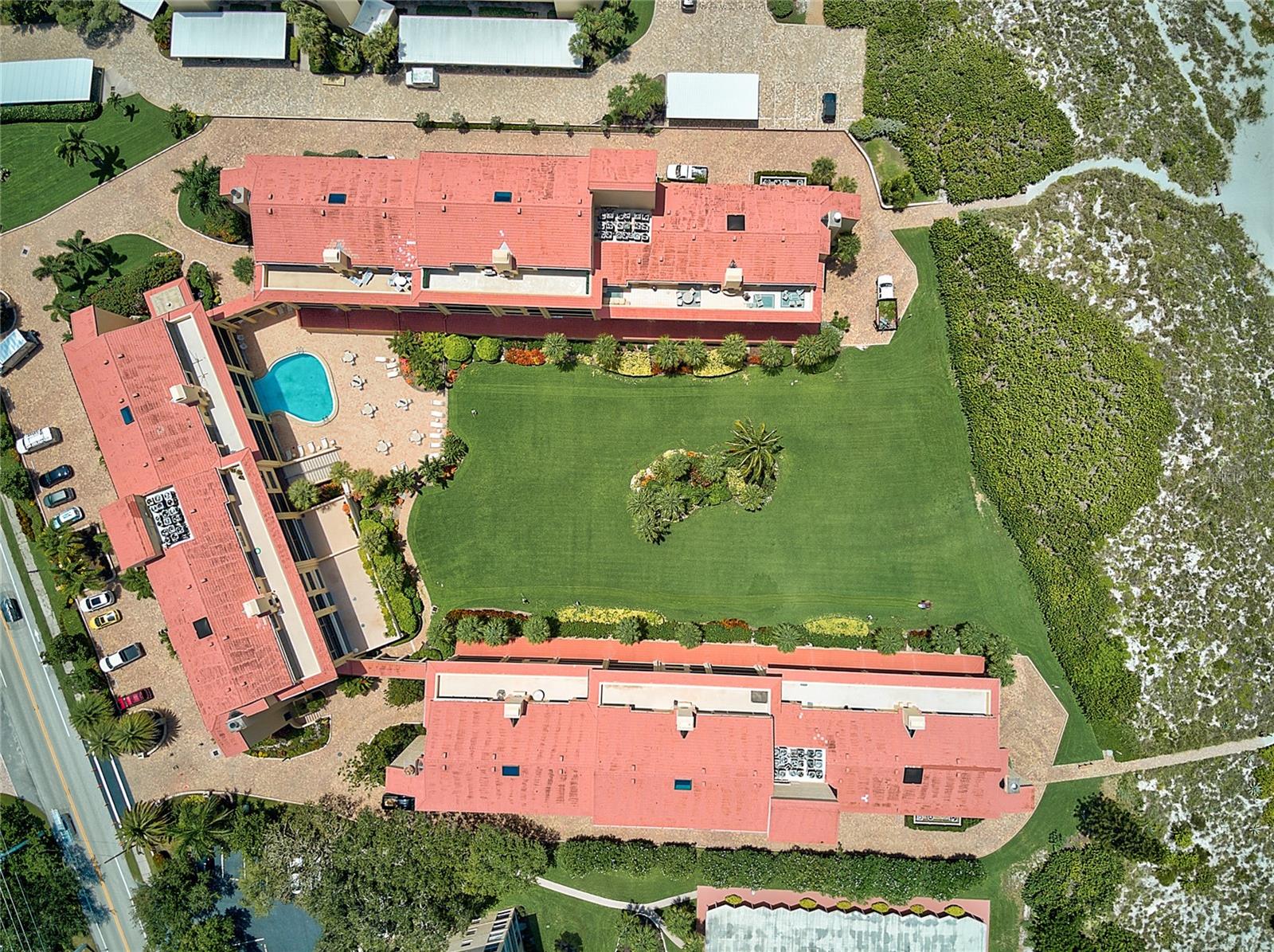 Image 33 of 41 For 8750 Midnight Pass Road 102