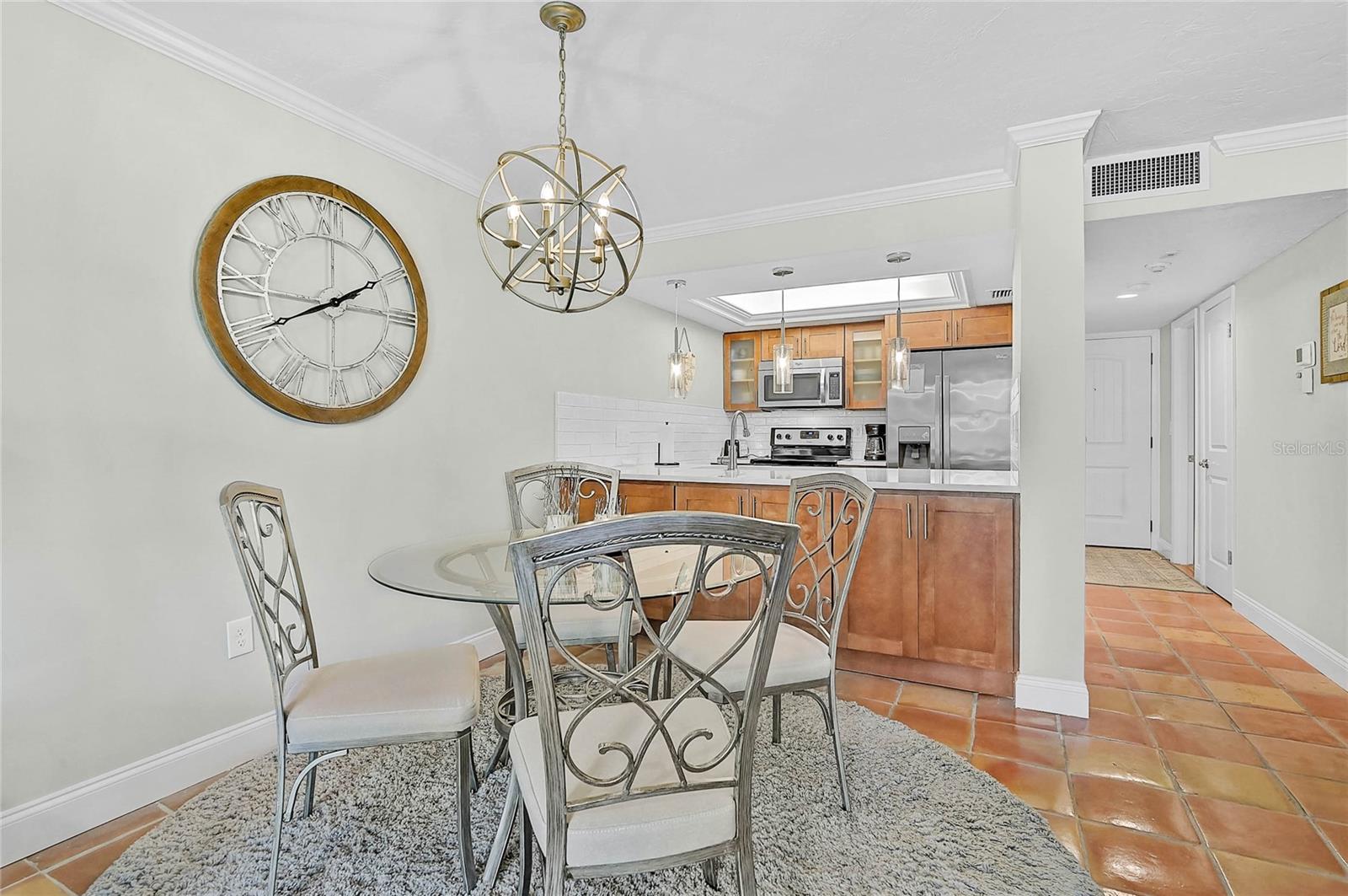 Image 5 of 41 For 8750 Midnight Pass Road 102