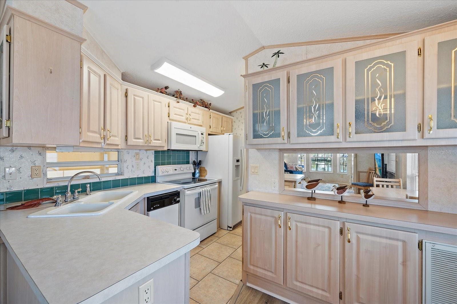 Image 11 of 27 For 14 Basin Street