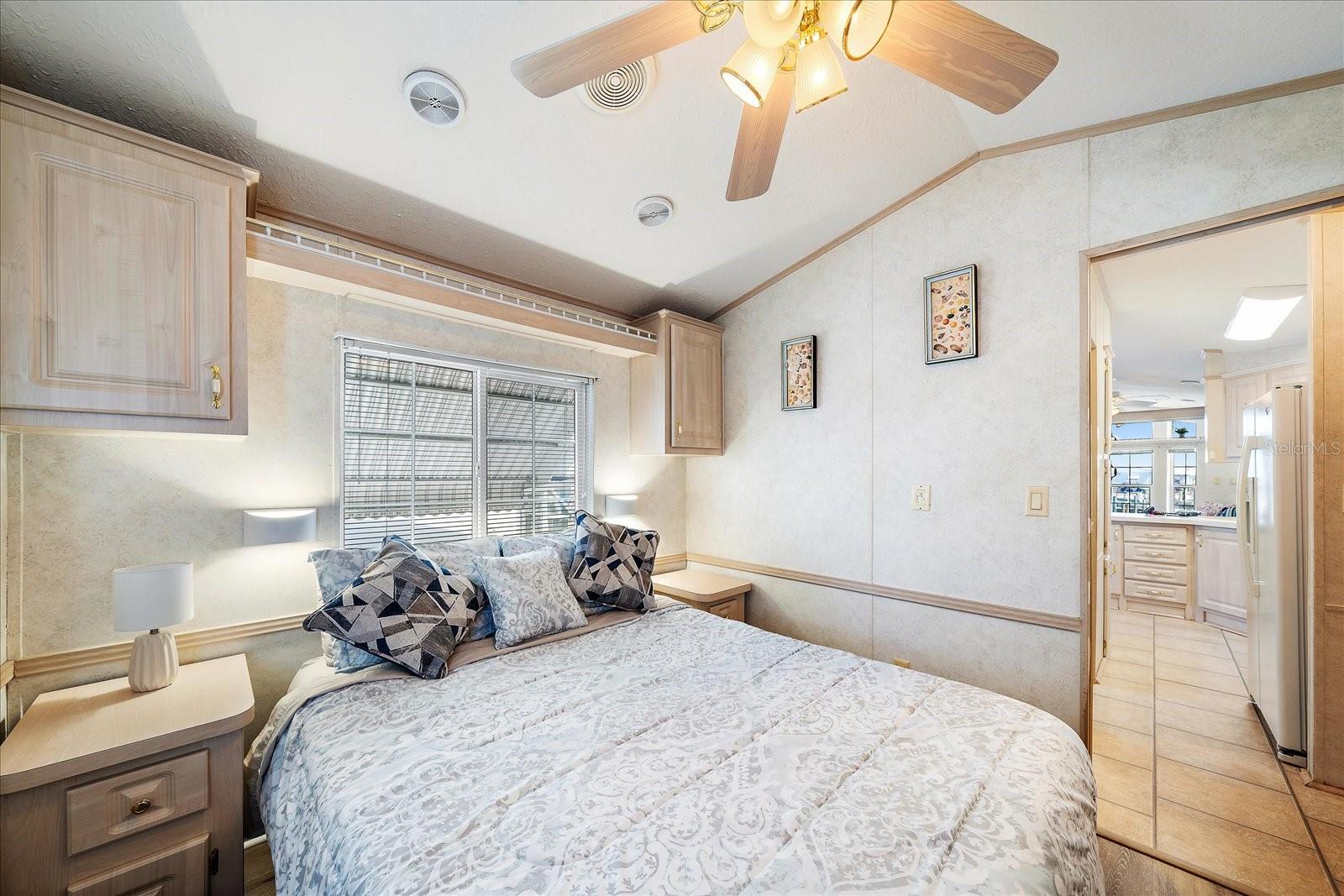 Image 18 of 27 For 14 Basin Street