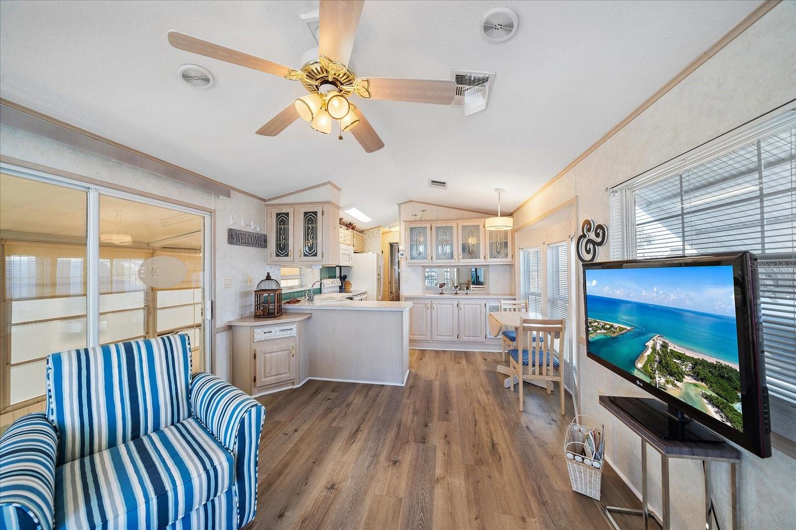 Image 9 of 27 For 14 Basin Street