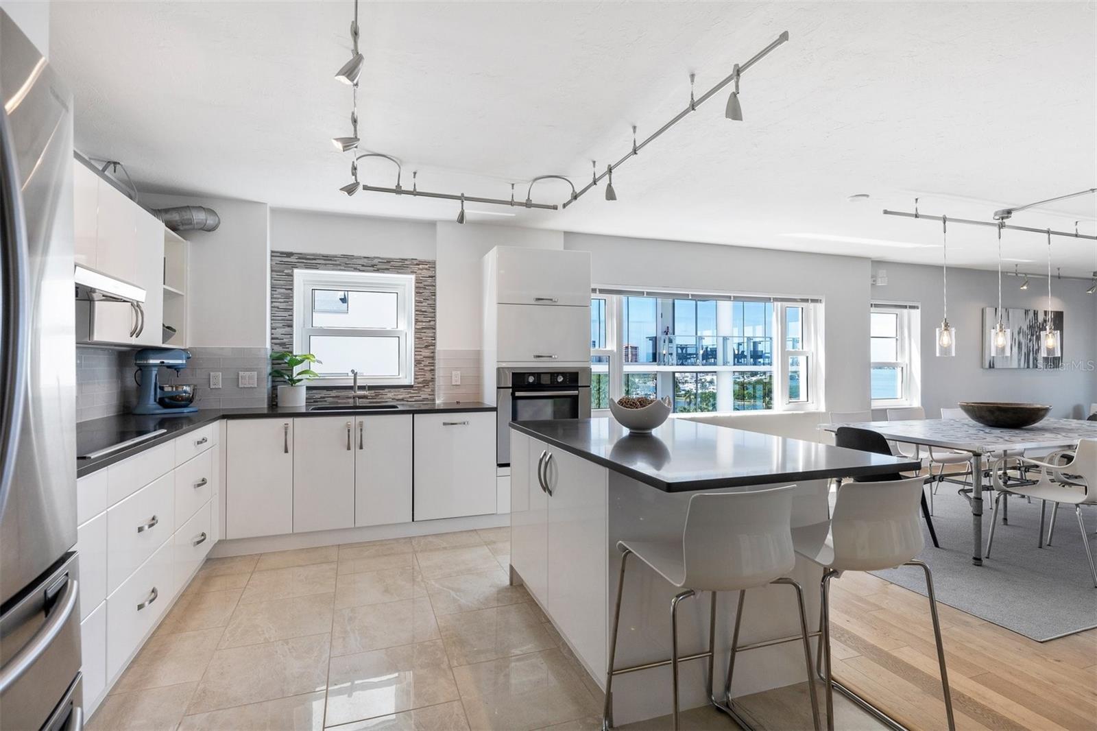 Image 12 of 37 For 555 Gulfstream Avenue 804