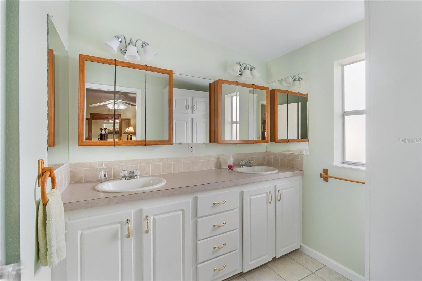 Image 18 of 31 For 3102 92nd Street Court E