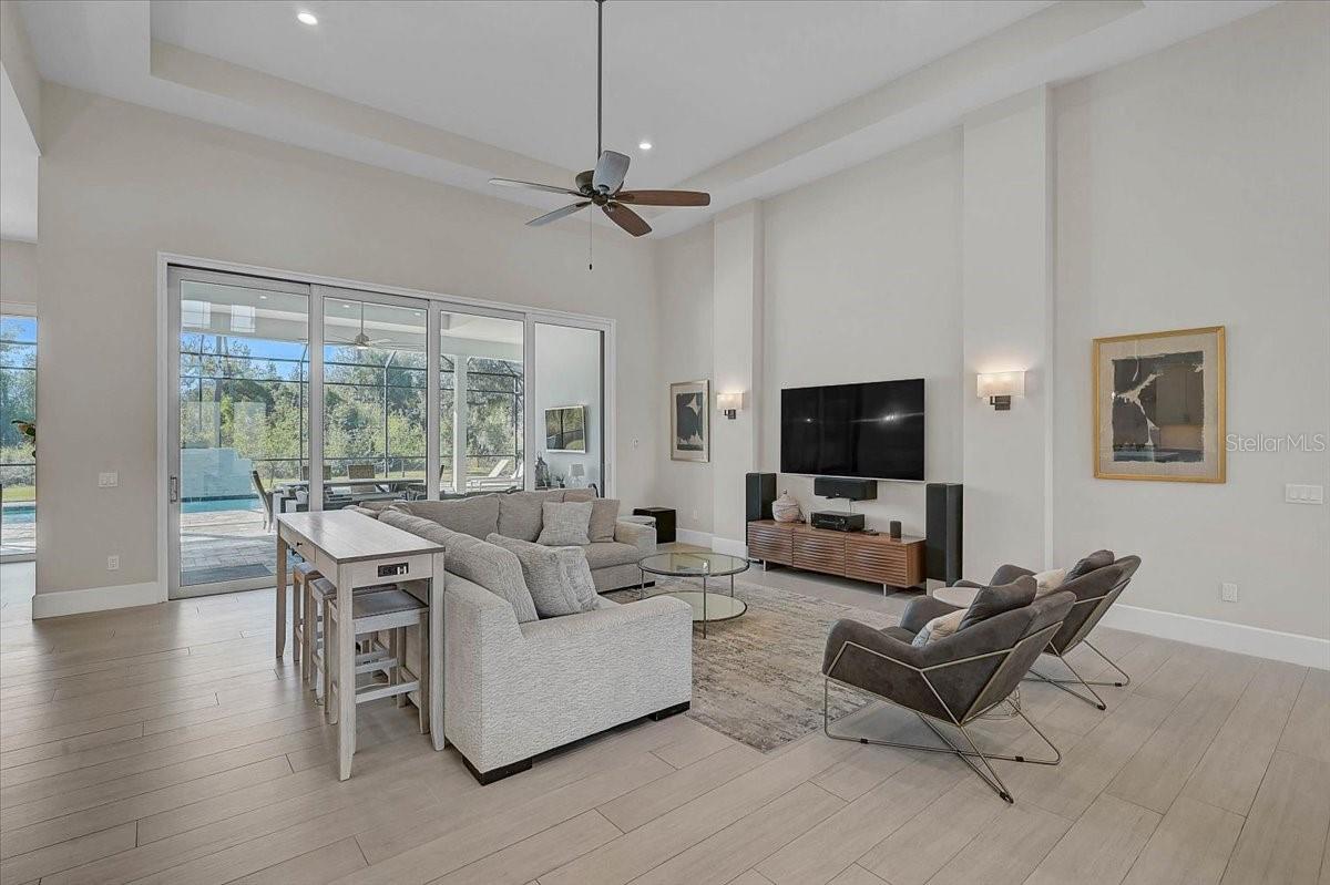 Image 14 of 53 For 960 Highland Circle