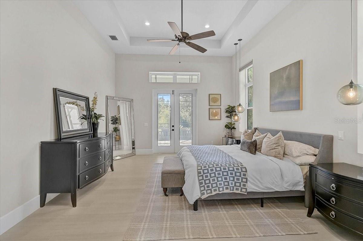 Image 16 of 53 For 960 Highland Circle