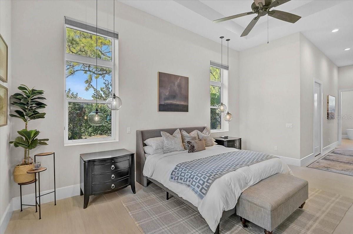 Image 17 of 53 For 960 Highland Circle