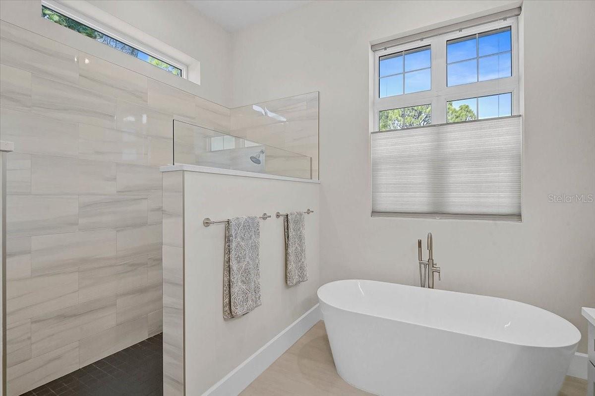 Image 20 of 53 For 960 Highland Circle