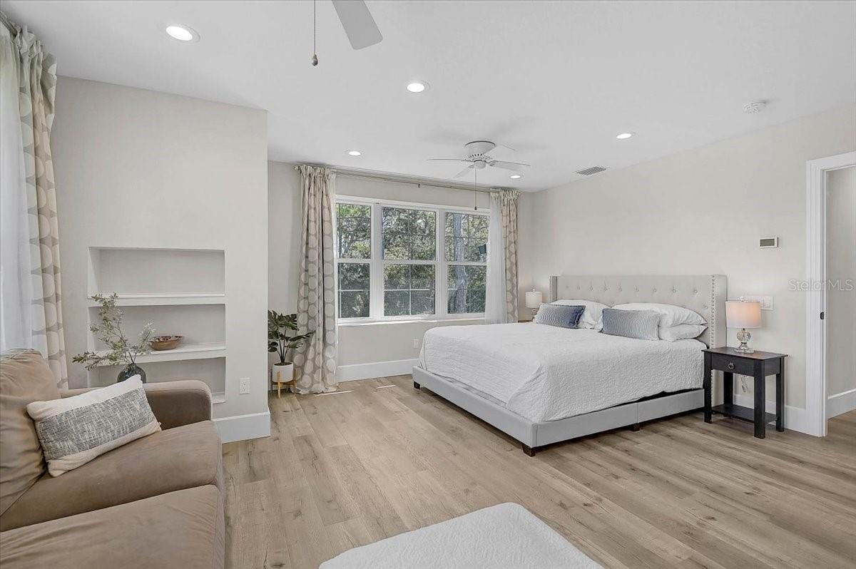 Image 34 of 53 For 960 Highland Circle