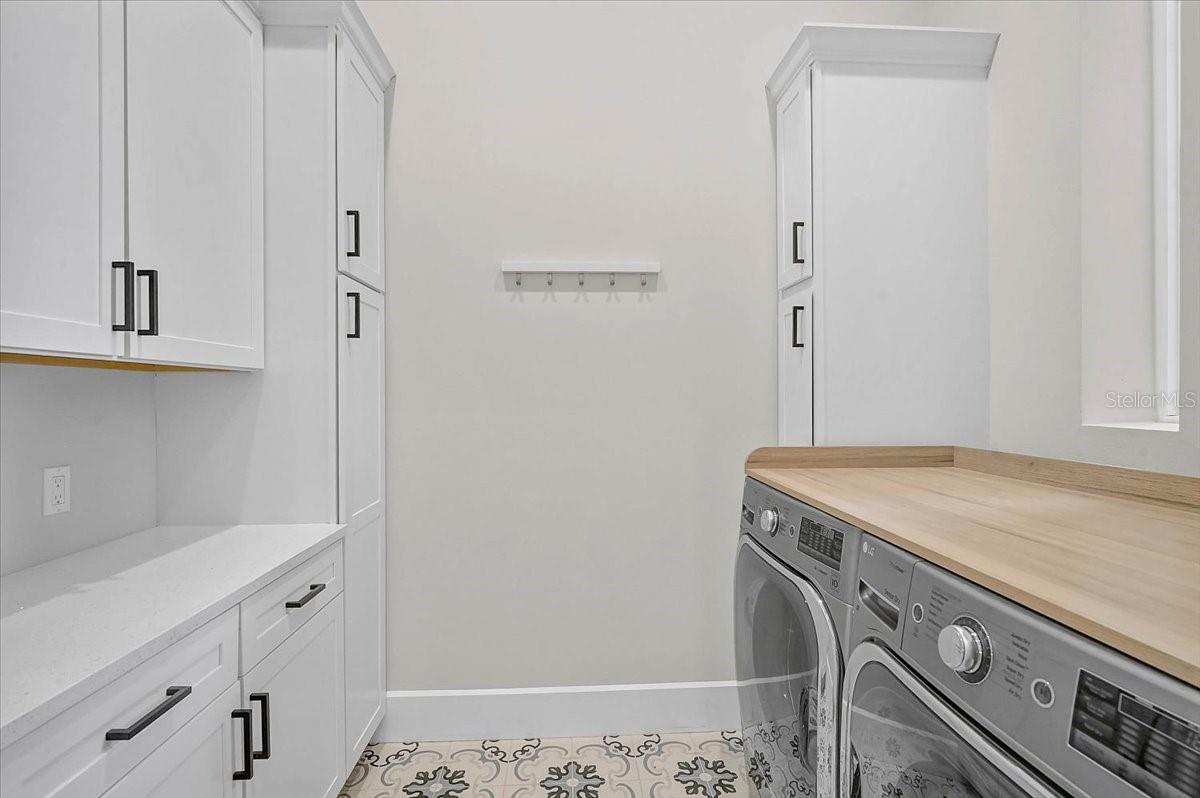 Image 36 of 53 For 960 Highland Circle