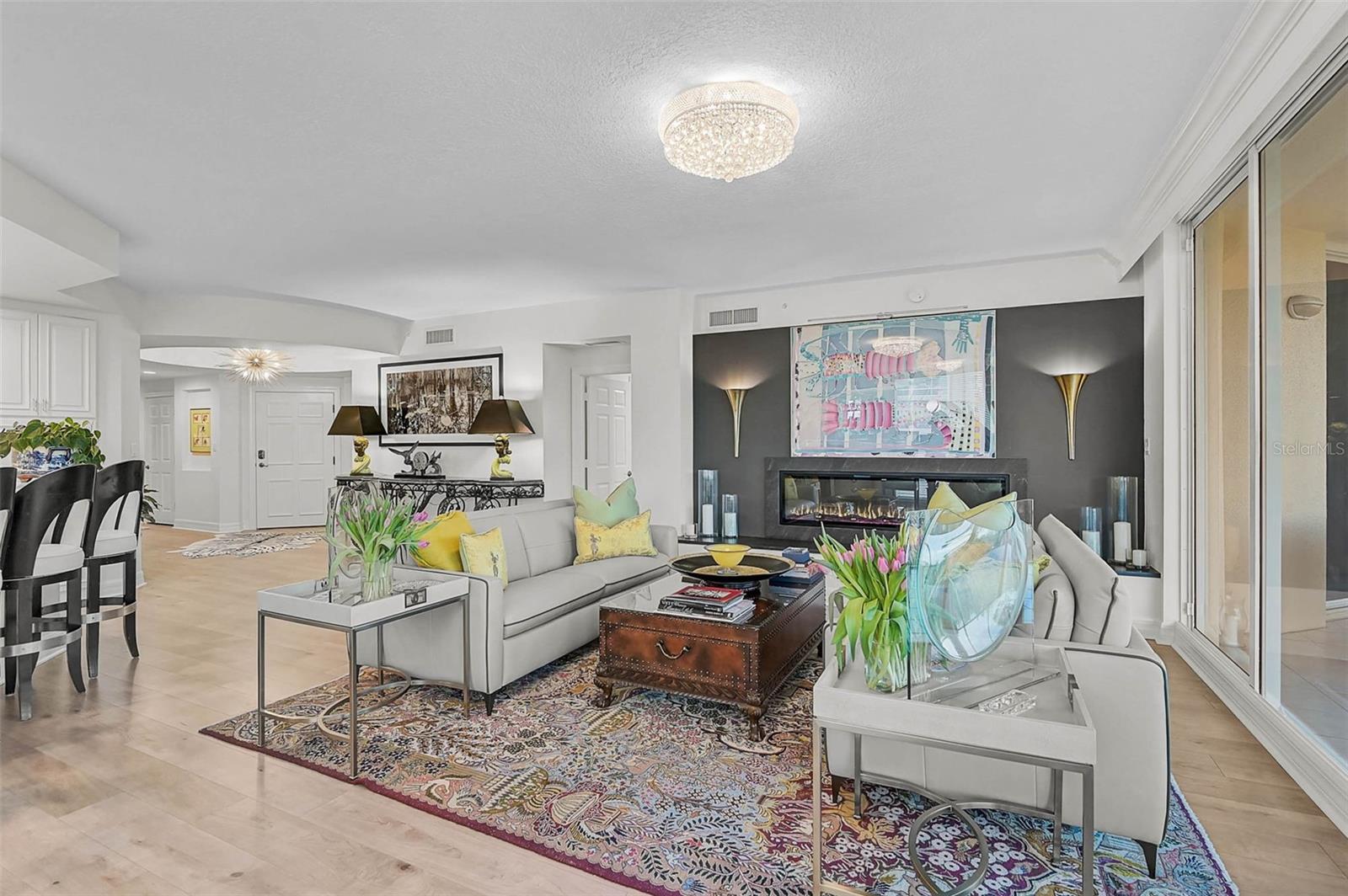 Image 12 of 62 For 385 N Point Road 304