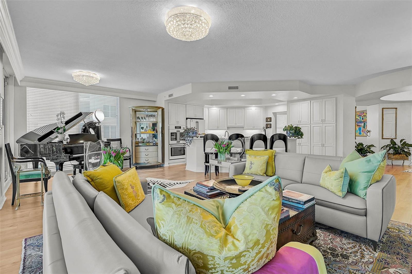 Image 13 of 62 For 385 N Point Road 304