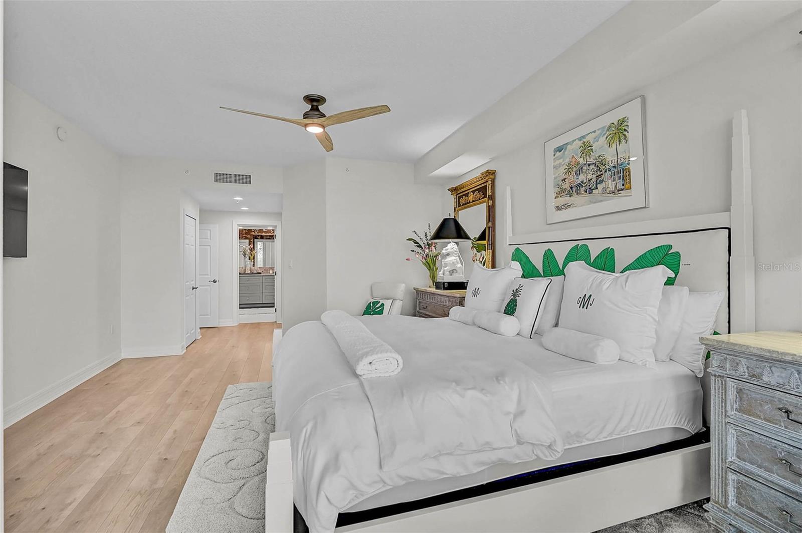 Image 22 of 62 For 385 N Point Road 304