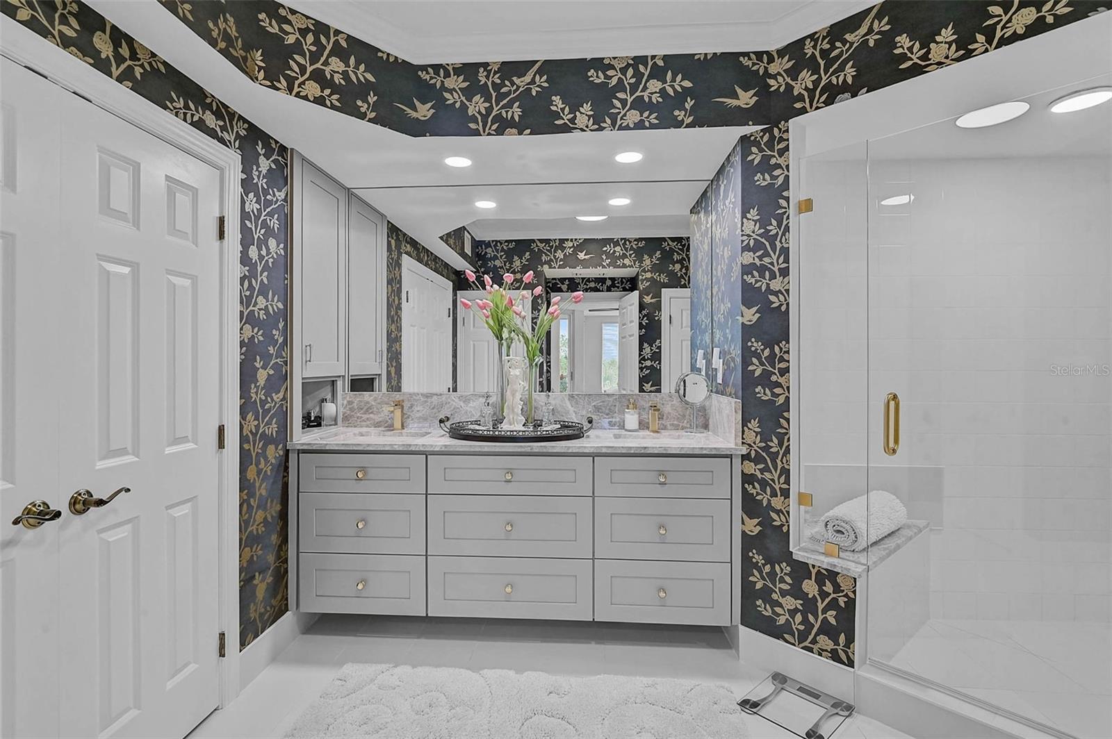 Image 23 of 62 For 385 N Point Road 304