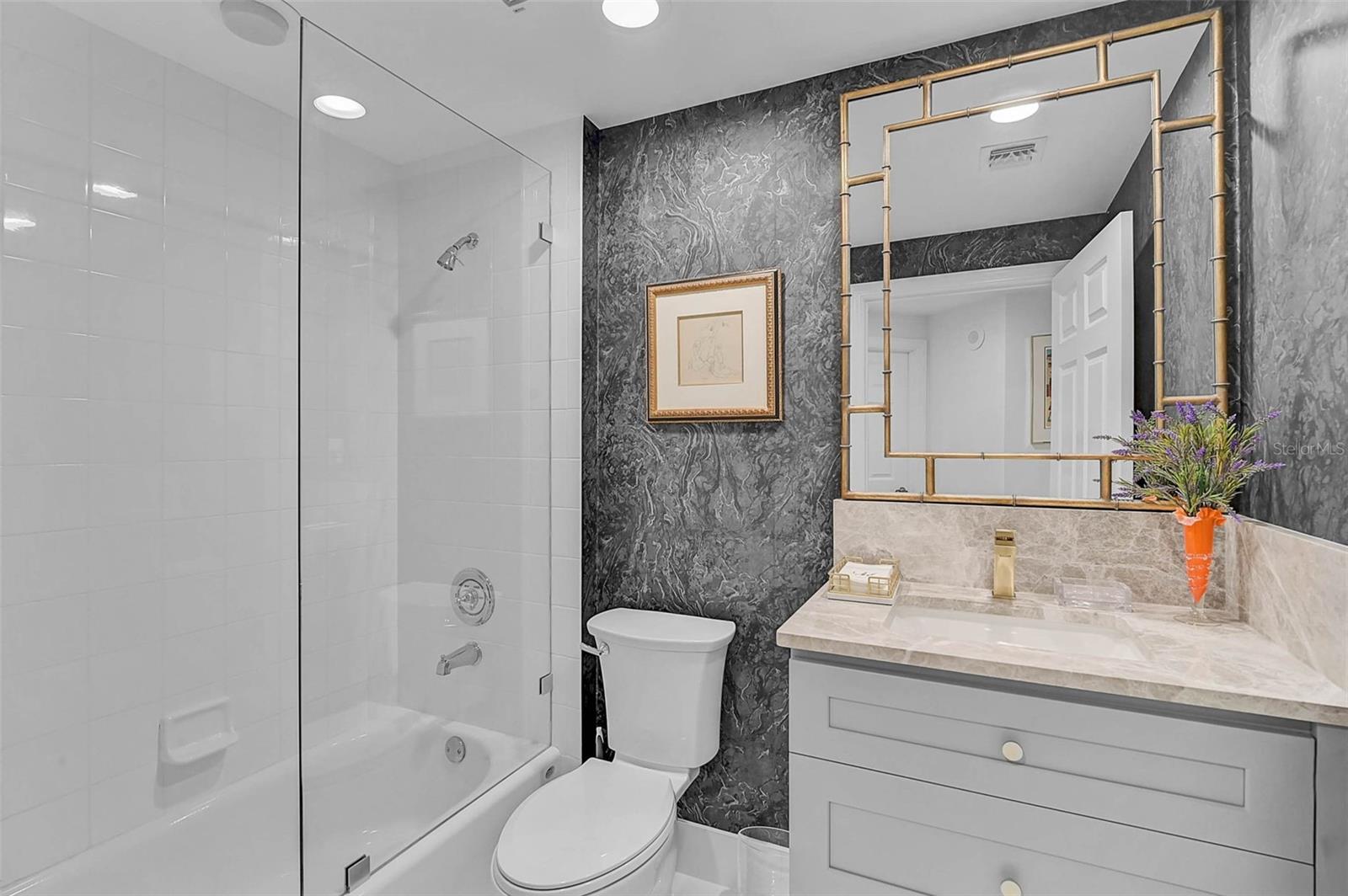 Image 27 of 62 For 385 N Point Road 304