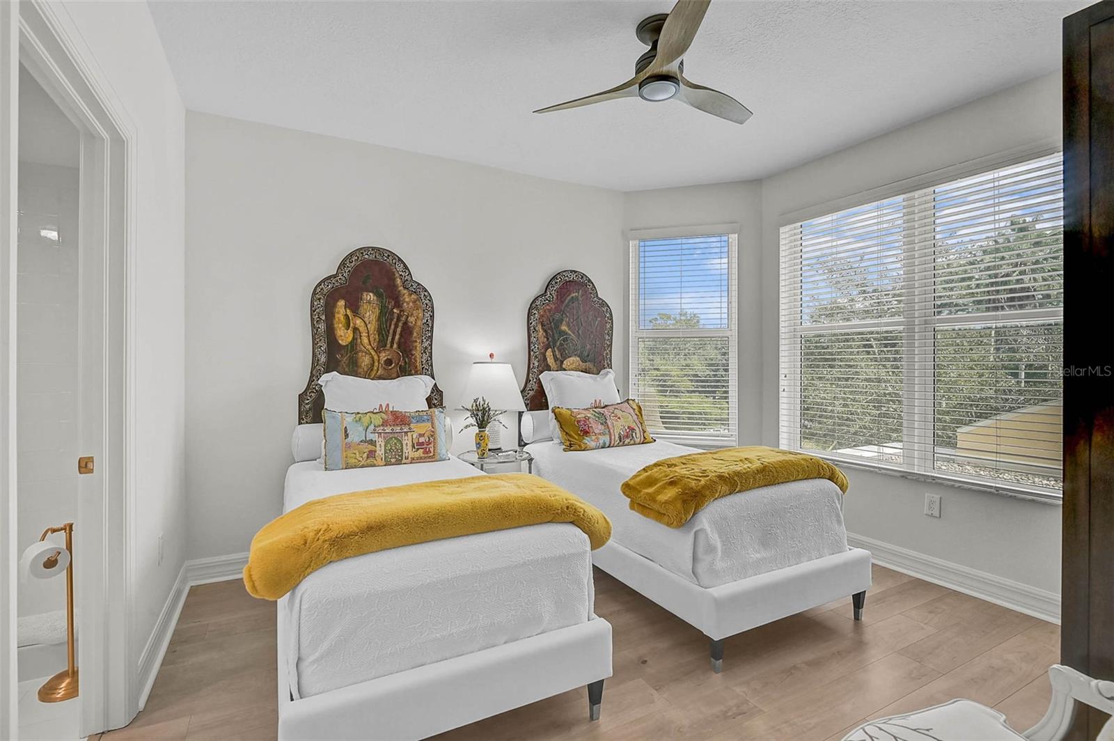 Image 28 of 62 For 385 N Point Road 304