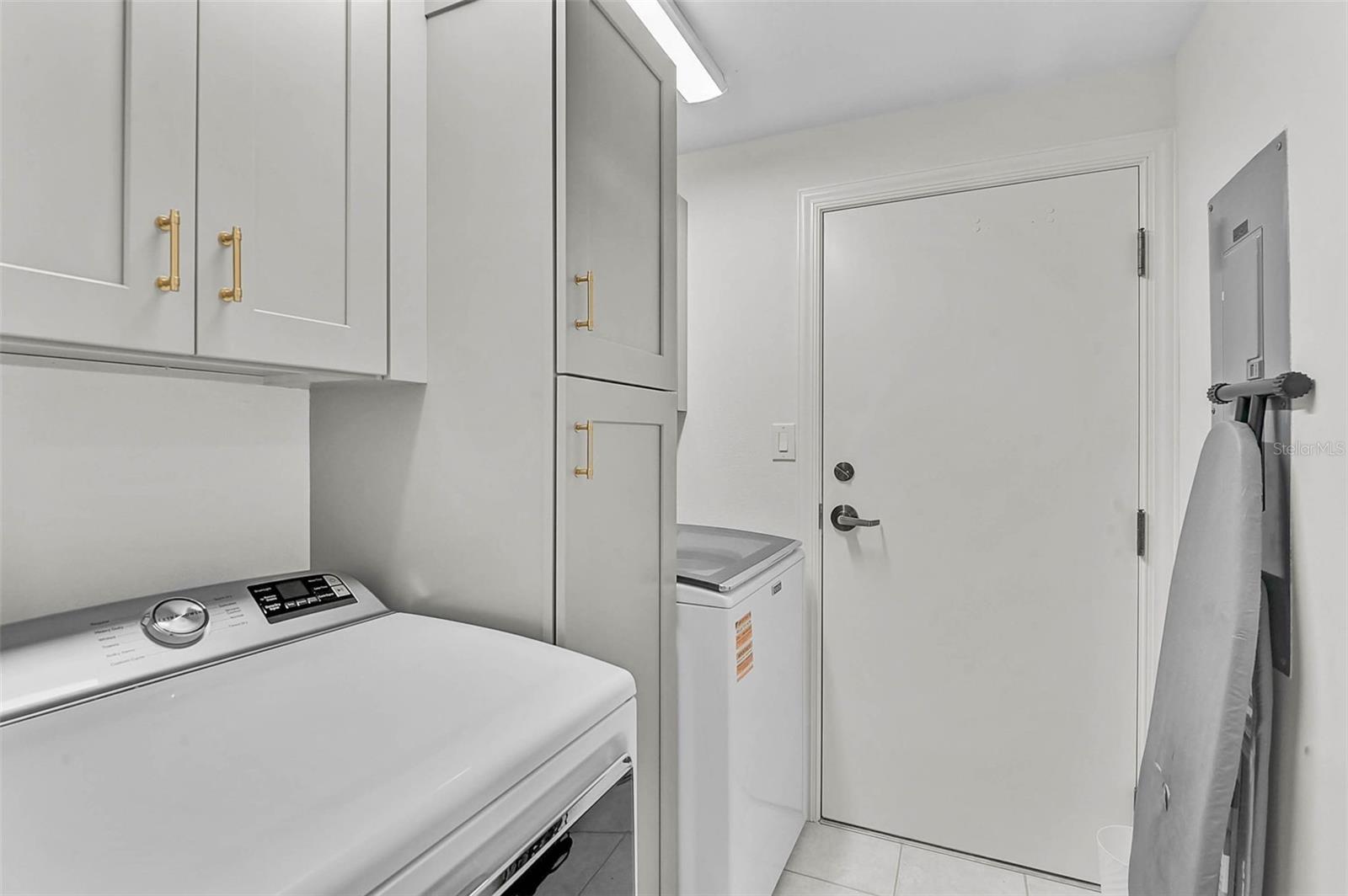 Image 30 of 62 For 385 N Point Road 304