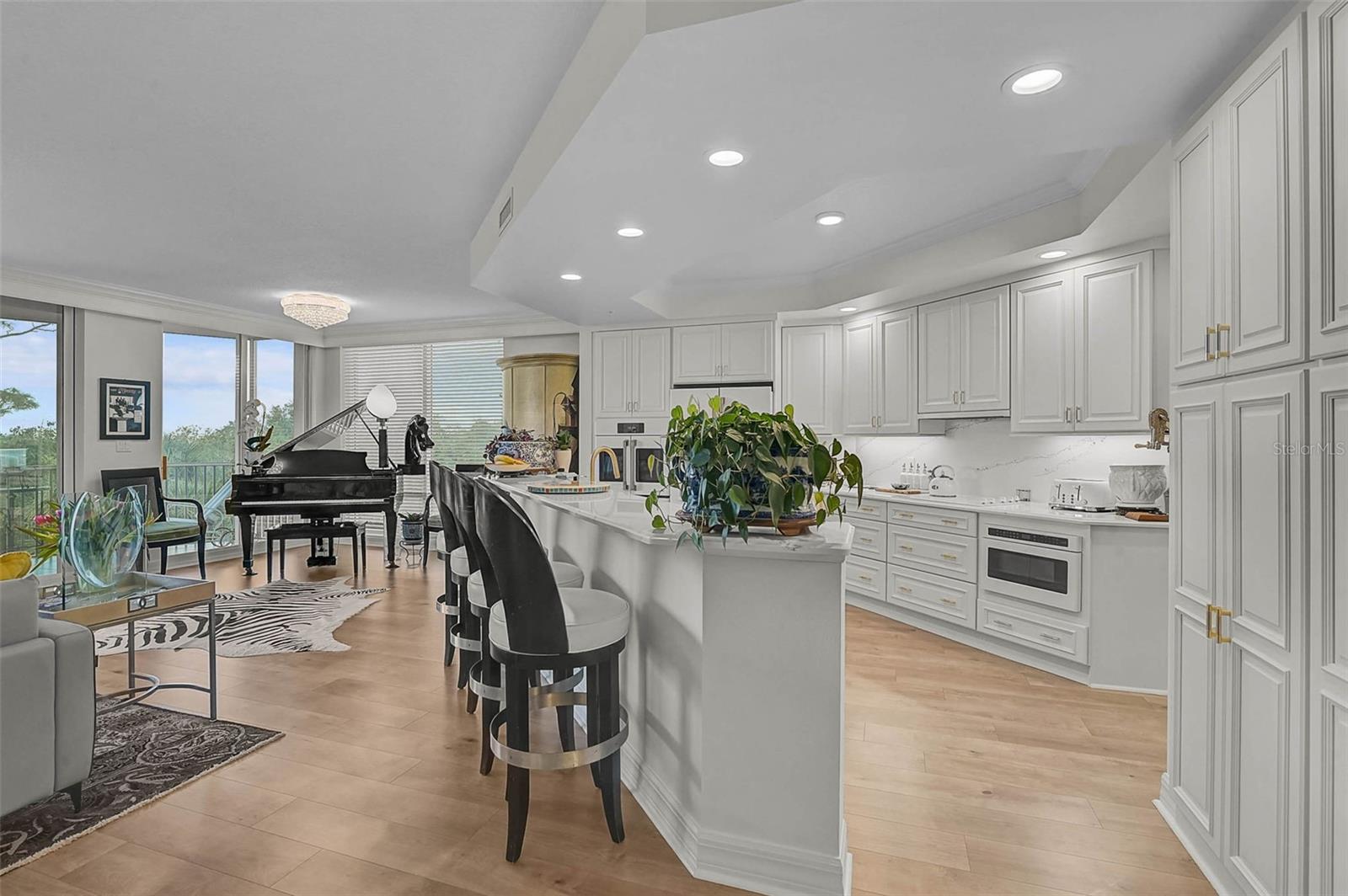 Image 9 of 62 For 385 N Point Road 304