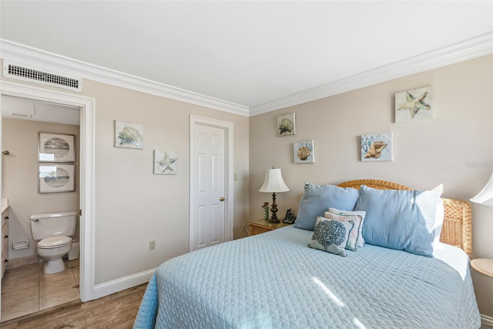 Image 23 of 35 For 1255 Tarpon Center Drive 315