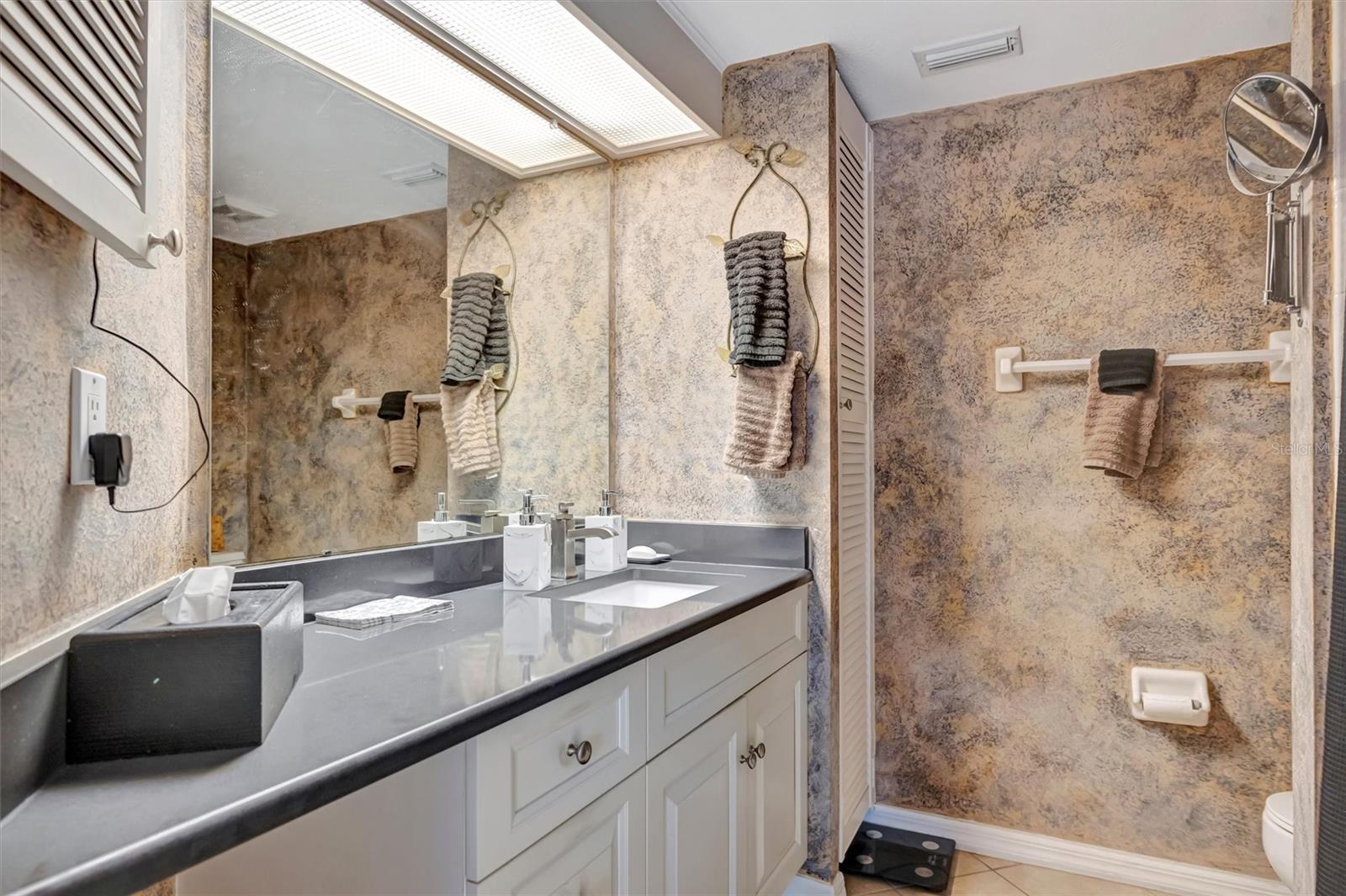 Image 37 of 65 For 1222 Golfview Woods Drive 1222