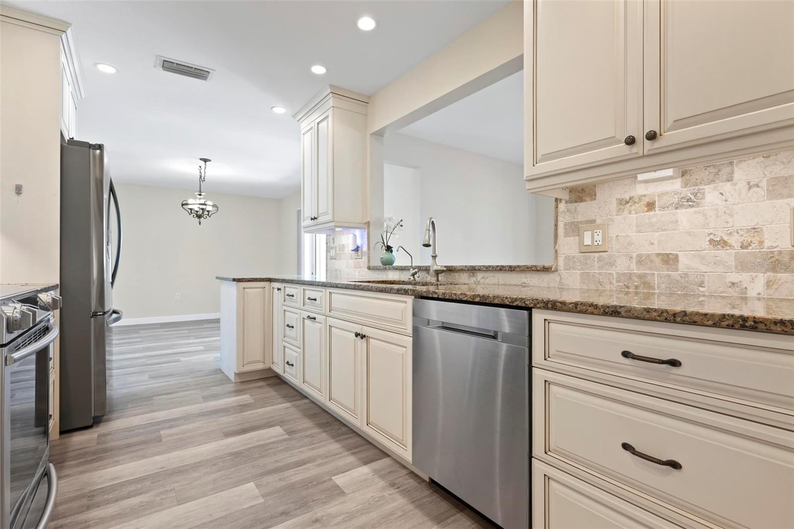 Image 21 of 48 For 6902 8th Avenue W