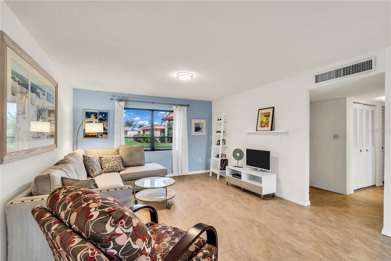 Image 10 of 41 For 3866 Catalina Drive